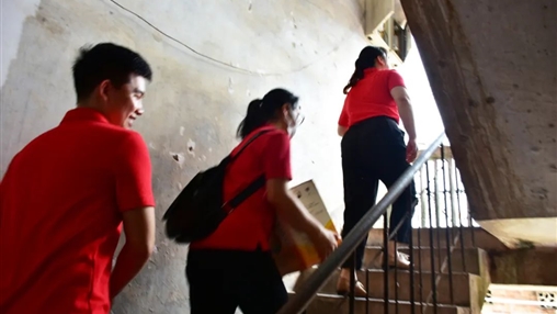 迎“七一”，送溫暖 | 百裕教育黨支部走訪慰問困難老黨員